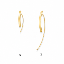 Load image into Gallery viewer, SE1053 Curved Threader 18K Gold Plated Earrings