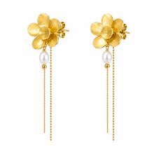 Load image into Gallery viewer, SE1067 18K Gold Plated flower and freshwater pearls Earrings