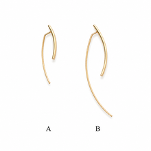 Load image into Gallery viewer, SE1053 Curved Threader 18K Gold Plated Earrings