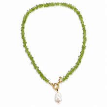 Load image into Gallery viewer, SN490PD Peridot Necklace with a freshwater pendent