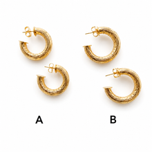 Load image into Gallery viewer, SE923 18K Gold Plated Hoops