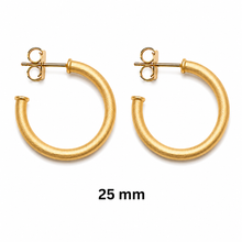 Load image into Gallery viewer, SE1030 2.5mm Brushed 18k Gold Plated Hoops