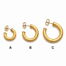Load image into Gallery viewer, SE1034 5mm Brushed 18K Gold Plated Hoops