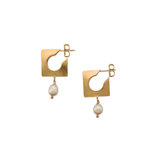Load image into Gallery viewer, SE1008B &quot;Square&quot; 18K Gold Plated Earrings with 7mm Pearl