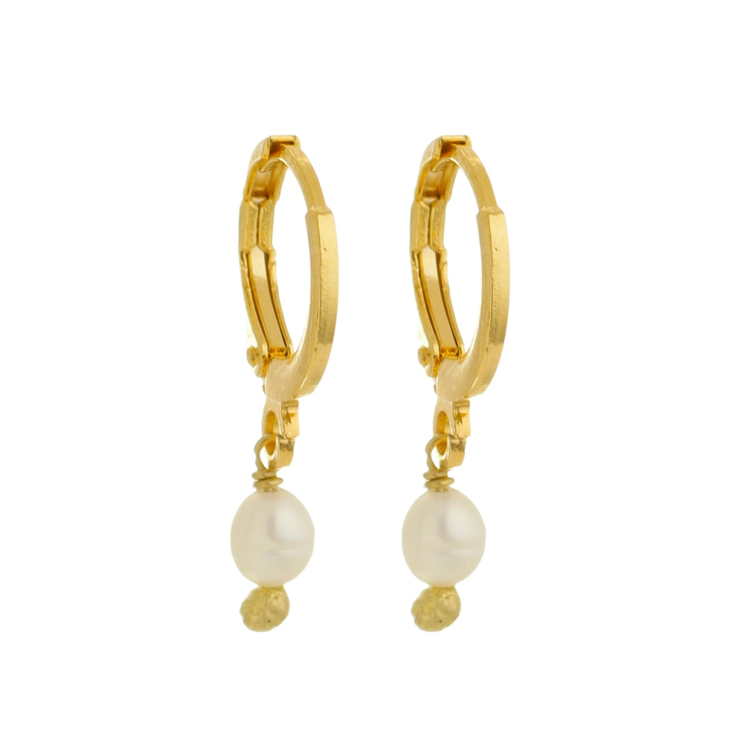 SE812FP Freshwater pearl 18K Gold Huggie Earring