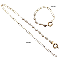 Load image into Gallery viewer, SB252FP 18K Gold Plated Bracelet with Fresh Water Pearls