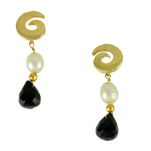 SE597ON Onyx and fresh water pearl Earrings with Ocean Wave