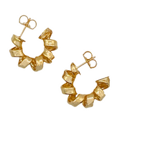Load image into Gallery viewer, SE869  &quot;Twist&quot; 18K Gold Plated Hoop